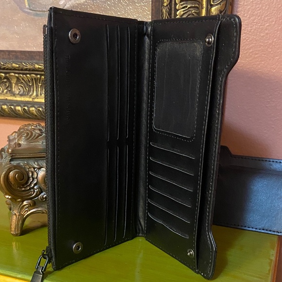 Badgley Mischka Vegan Leather Black Quilted Wallet - Picture 4 of 6